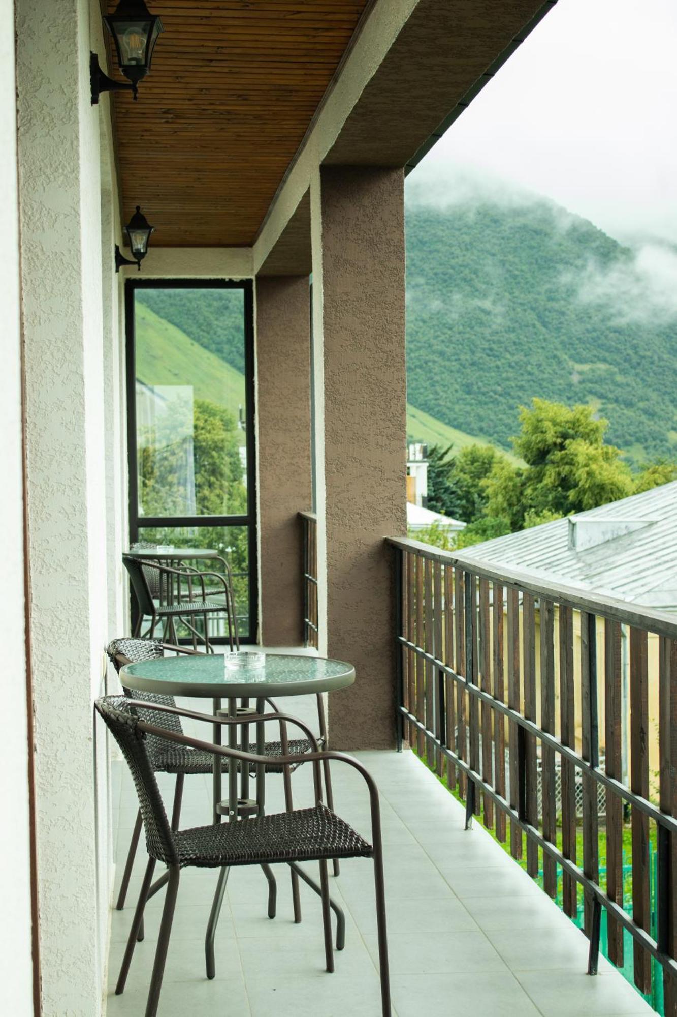 Elsada Hotel Kazbegi Exterior photo